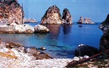 Sicílie a Lipary, země vulkánů a památek UNESCO s koupáním letecky - Itálie - Sicílie - pobřeží se stopami dávné vulkanické činnosti