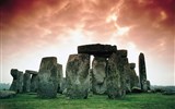 Skvosty jižní Anglie s koupáním letecky - Velká Británie - Anglie - Stonehenge, kamenná megalitická památka z let 3100 až 1600 př.n.l.