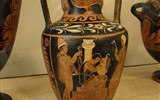 Berlín, velká muzejní a galerijní noc - Německo - Berlín, Pergamon museum, váza z  Cumea, 330-340 př.n.l..