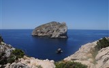 Sardinie, rajský ostrov nurágů v tyrkysovém moři s turistikou 2020 - Sardinie - kouzelné pobřeží