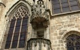 Bretaň, tajemná místa, přírodní parky a megality 2020 - Francie - Bretaň - Vitré, vnější kazatelna na katedrále