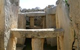 Malta - Malta - Mnajdra - megalitické stavby z období asi 2400-2200 př.n.l.