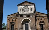 Jižní Toskánsko a etruský kraj Lazio - Itálie, Lazio, Tuscania, bazilika San Pietro z 8.století, rekonstruovaná v 12.stol.