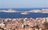 Přírodní parky a památky Provence s koupáním - Francie - Provence - Marseille, přístav a za ním pevnost If a Frioulské ostrovy