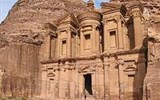 Jordánsko - Jordánsko - Petra - El Deir, chrám boha Obodase z 1.stol.př.n.l.