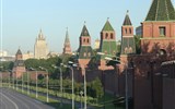 Památky UNESCO - Rusko - Rusko - Moskva - věže Kremlu nad řekou Moskvou