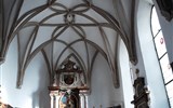 Barevný víkend v Salcbursku, Berchtesgaden a Orlí hnízdo 2020 - Rakousko - Hohensalzburg, Festungkirche St.Georg, oltář z let 1776-86