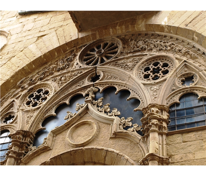 Florencie, kolébka renesance a galerie - Itálie - Florencie - Orsanmichelle, detail kružby oken