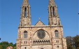 Obernai - Francie - Alsasko - Obernai, kostel sv.Petra a Pavla, postaven na místě gotického kostela zbořeného 1867, neogotický
