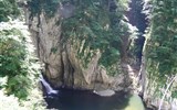 Škocjanské jamy  - Slovinsko - Škocjanské jeskyně, ponorná řeka Reka na dně Velké Doliny
