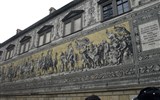 Drážďany, slavnost Canaletto a parníky 2018 - Německo - Drážďany - Fürstenzug (Průvod králů), vládci ad pradávna po posledního kurfiřta, 1872-76 pův.freska W.Walthera.