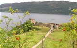 Urquhart - Velká Británie - Skotsko - Loch Ness, hrad Urquhartcastle, postaven po roce 1229