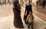 Sýrie - Sýrie - Damašek, na nádvoří Umajjovské mešity