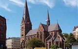 Eurovíkendy - Švédsko - Švédsko - Malmö - kostel sv.Petra z 15.stol, cihlový, věž v historii již dvakrát spadla
