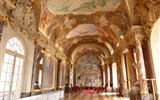 Gaskoňsko, zelené srdce Francie a kanál du Midi 2020 - Francie - Gaskoňsko - Toulouse, Capitole, Dlouhý sál, dnes se zde konají svatby, malby z 19.stol.