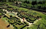 Gurmánské Toskánsko a oblast Chianti - Itálie - Toskánsko - Badia a Coltibuono, klášterní zahrada plynule přechází do renesanční vilové zahrady