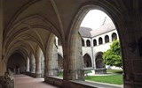 Kouzelná příroda Jury a památky Franche-Comté - Francie  Franche-Comté - Broug-en-Bresse, druhý klášter, fungoval jako normální klášter s mnichy