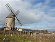 Francie - Beaujolais - Moulin a Vent, podle větrného mlýna má okolní vinná apelace název