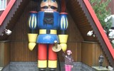 Seiffen, advent ve městě hraček a betlémů 2020 - Německo - Seiffen - největší louskáček na světě