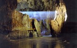 Putování a relaxace v Julských Alpách - Slovinsko - Škocjanská jeskyně - 150 m hluboký podzemní kaňon je fascinující podívanou