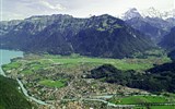 Interlaken - Švýcarsko - Interlaken leží mezi jezery Brienz a Thun