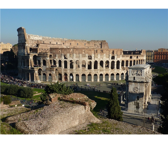 Řím, Capri, Neapol, Pompeje, Amalfi s koupáním 2020 - Itálie - Řím - Kolosseum a Konstantinův vítězný oblouk
