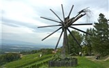 Jihoštýrská vinná trasa - Rakousko - Štýrsko - Demerkogel, klapotec plaší ptáky, ale také prý zjemňuje chut vína