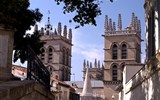 Languedoc a Roussillon, země moře, hor a katarských hradů s koupáním 2020 - Francie - Languedoc - Montpellier, katedrála St.Pierre, poničena 1567 hugenoty, vzápětí opravena
