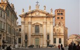Mantova - Itálie - Mantova - katedrála San Pietro, fasáda 1756-61