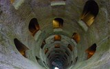 Krásy Umbrie a Toskánsko, Perugia, město čokolády - Itálie - Orvieto - studna sv.Patrika (Pozzo di San Patrizio), měla zásobovat město vodou při obležení