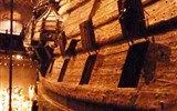 Vasa - muzeum a jedinečná loď - Švédsko - Stockholm, Vasamuseet, otevřené střílny při plavbě byly jednou z příčin potopení
