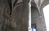 katarské hrady - Francie - Languedoc - Quéribus, Salle du Pilier, 7x7 m s křížovou žebrovou klenbou