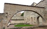 Burgundsko, Champagne, příroda, víno a katedrály 2020 - Francie - Beaujolais - Cluny, zbytky klášterních budov