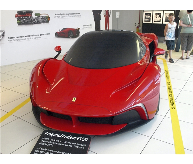 Severní Itálie - Emilia Romagna za uměním, Ferrari a gastronomií - Itálie - Maranello - jeden z exponátů Muzea Ferrari