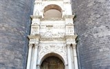Neapol - Itálie - Neapol - Castel Nuovo, Vítězný oblouk, 1470, na paměť vstupu aragonců do Neapole 1443