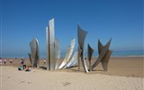 Normandie a Alabastrové pobřeží - Francie - Normandie - S.Laurent sur Mer, památník Les Braves myslenkově souvisí s Americkým hřbitovem - má 3 části - Křídla naděje, Vstávej svobodo, Křídla bratrství