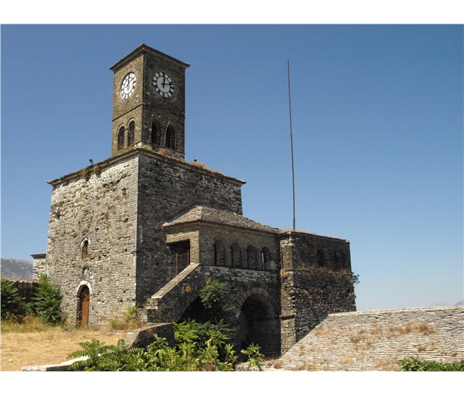 Korfu a jižní Albánie - Albánie - Gjirokastra, Hodinová věž, postavená Ali Pašou Tepelenským