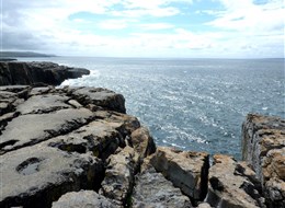 Irsko - Burren, krása skal a moře