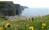 Zájezdy pro seniory - Fotografie - Irsko - Cliffs Of Moher se ukládaly před 326 až 313 miliony lety, tedy v době kdy vznikala na Ostravsku ložiska černého uhlí