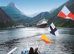 Norsko - až hluboko do fjordu Geiranger mohou vjíždět velké zaoceánské lodě