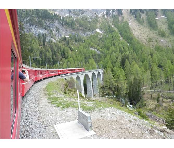 Švýcarské Alpy a horský vláček Bernina Express 2020 - Švýcarsko - Bernina Expres