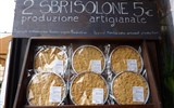 Gastronomie Itálie - Itálie - Emilia - Mantova. sbrisolone