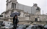 Řím a Neapolský záliv 2018 - Itálie - Řím - památník Viktora Emanuela II, nazývaný místními psací stroj