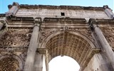 Řím, Vatikán, Ostia i Orvieto, po stopách Etrusků 2020 - Itálie - Řím - Forum Romanum, oblouk Septima Severa, 203 n.l, k 10.výročí jeho vlády