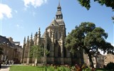 Dinan - Francie - Bretaň - Dinan, bazilika Saint Sauver, věnec chórových kaplí