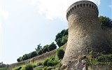 Dinan - Francie - Bretaň - Dinan, městské hradby dlouhé 2.600 metrů