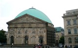 Unter den Linden - Německo - Berlín - katedrála sv.Hedviky, 1747-1778, hlavní katolický chrám v Berlíně