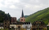 Německá vína a vinařství v Německu - Německo - Porýní - Bacharach, městečko v náruči vinic, vinařská oblast Rheingau