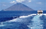 Lipary - Itálie - Liparské ostrovy - Stromboli před námi