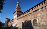 Milano letecky a opera v divadle La Scala a Leonardo da Vinci 2019 - Itálie - Milán - Castello Sforzesco, 1450-76, dnes několik muzeí a knihoven